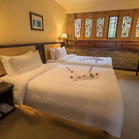 Lijiang Wangfu Hotel Экстерьер фото